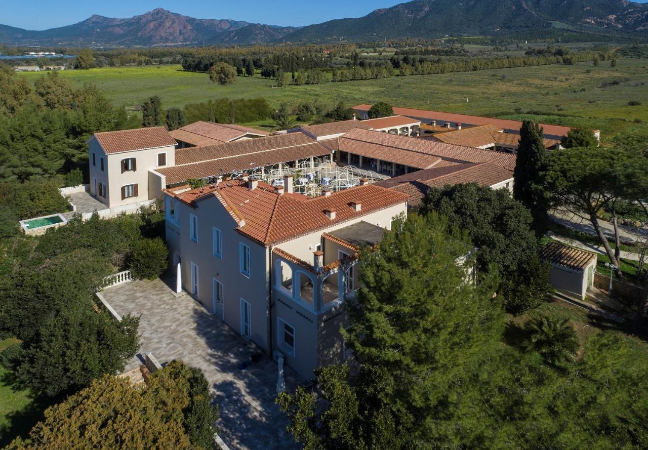 Villa Cavalieri Country Hotel Pula Luaran gambar
