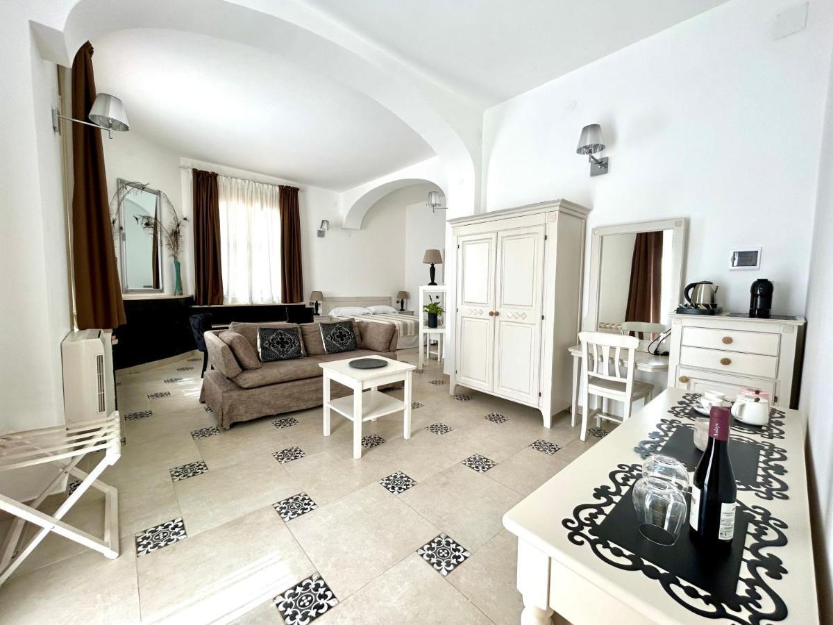 Villa Cavalieri Country Hotel Pula Luaran gambar