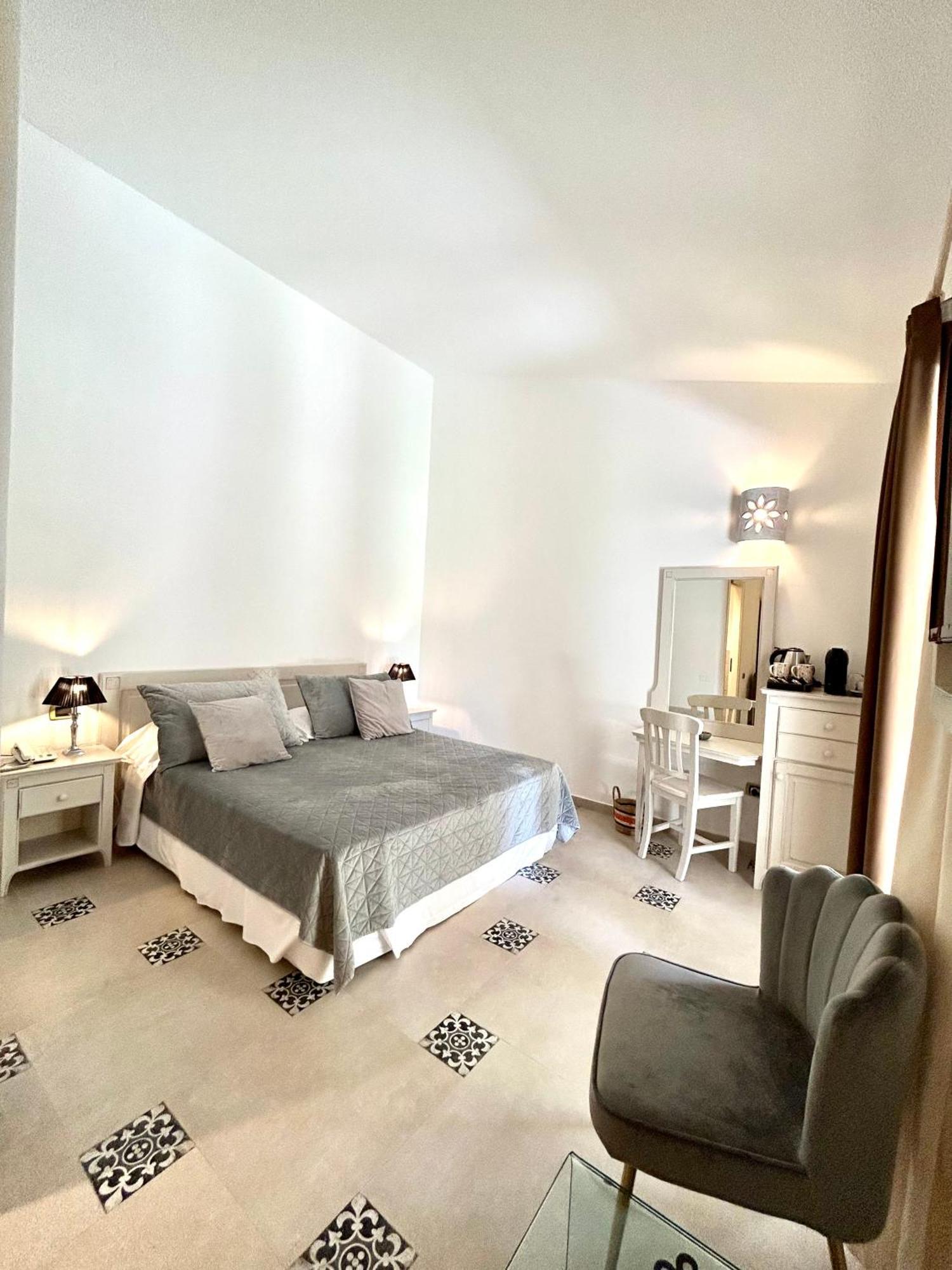 Villa Cavalieri Country Hotel Pula Luaran gambar