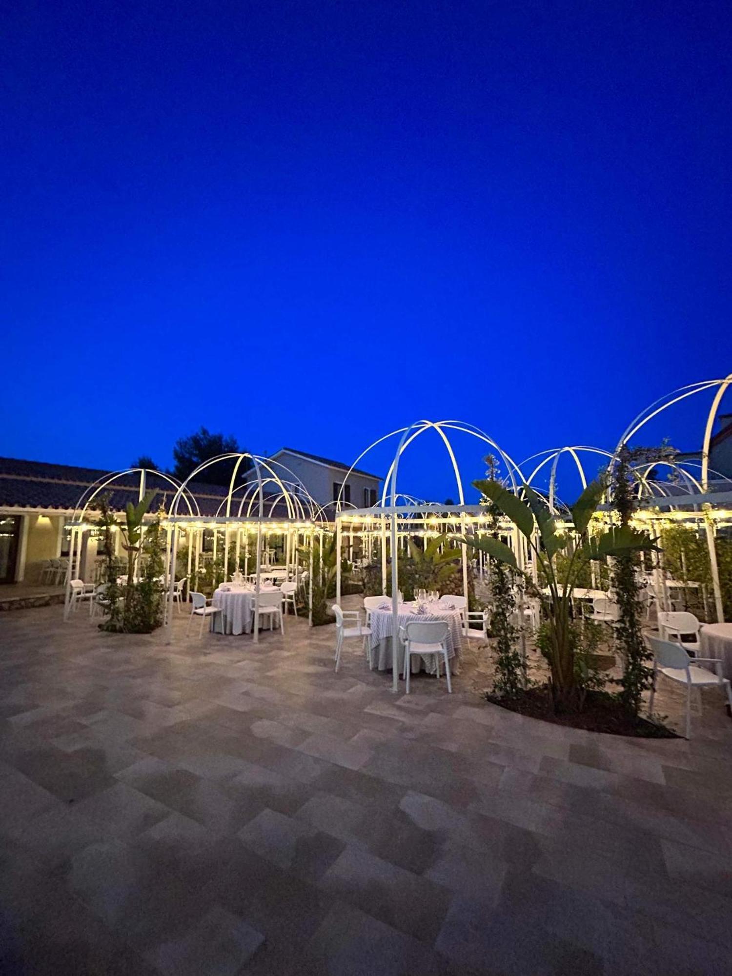 Villa Cavalieri Country Hotel Pula Luaran gambar