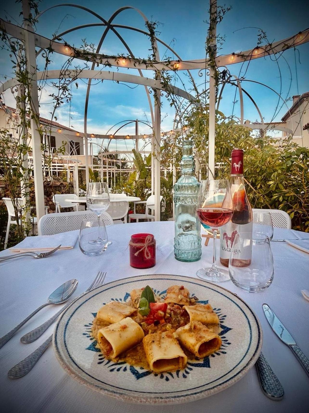 Villa Cavalieri Country Hotel Pula Luaran gambar