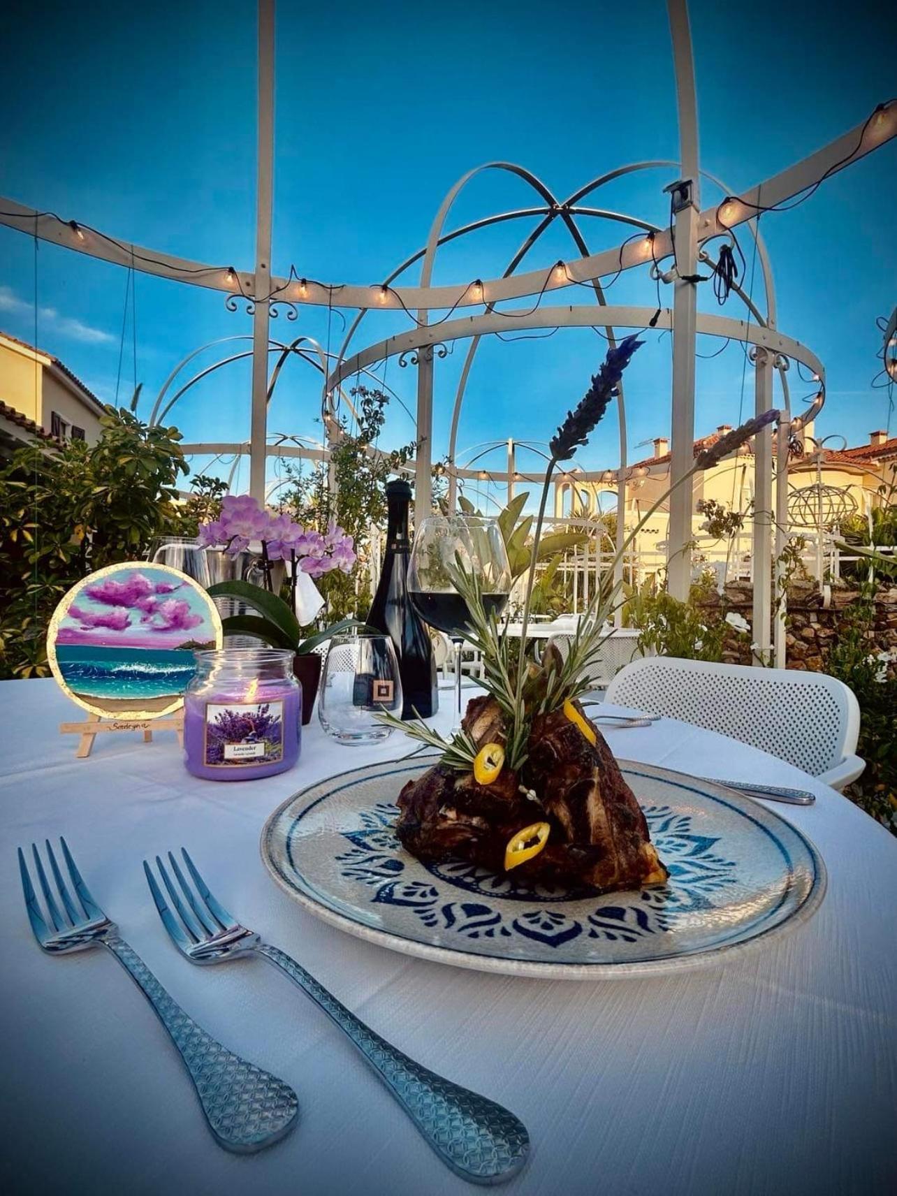 Villa Cavalieri Country Hotel Pula Luaran gambar